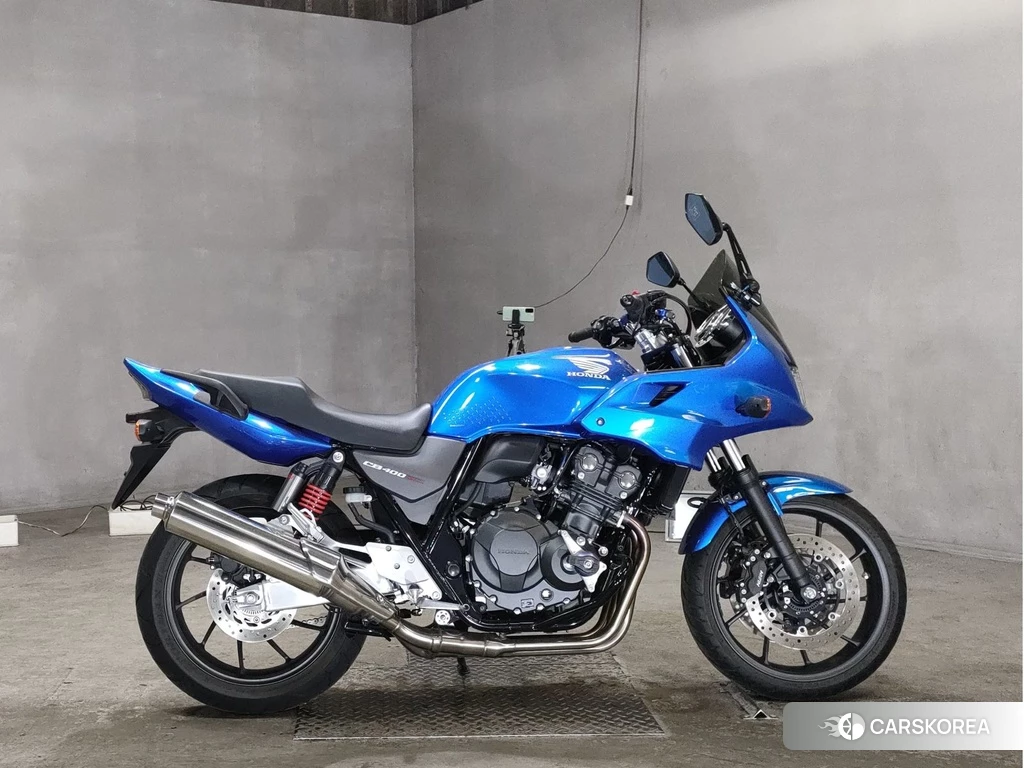Проданный Honda CB400SF BOLDOR 2018 из Японии