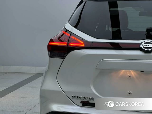 Nissan Jinke 2022 Белый из Китая