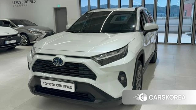 Toyota RAV4 5th Generation 2023 Белый из Кореи