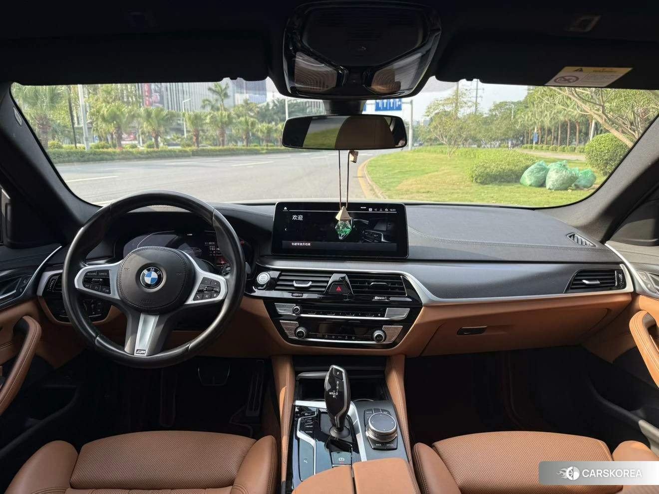 BMW 5 series (imported) 2022 Темно-серый из Китая