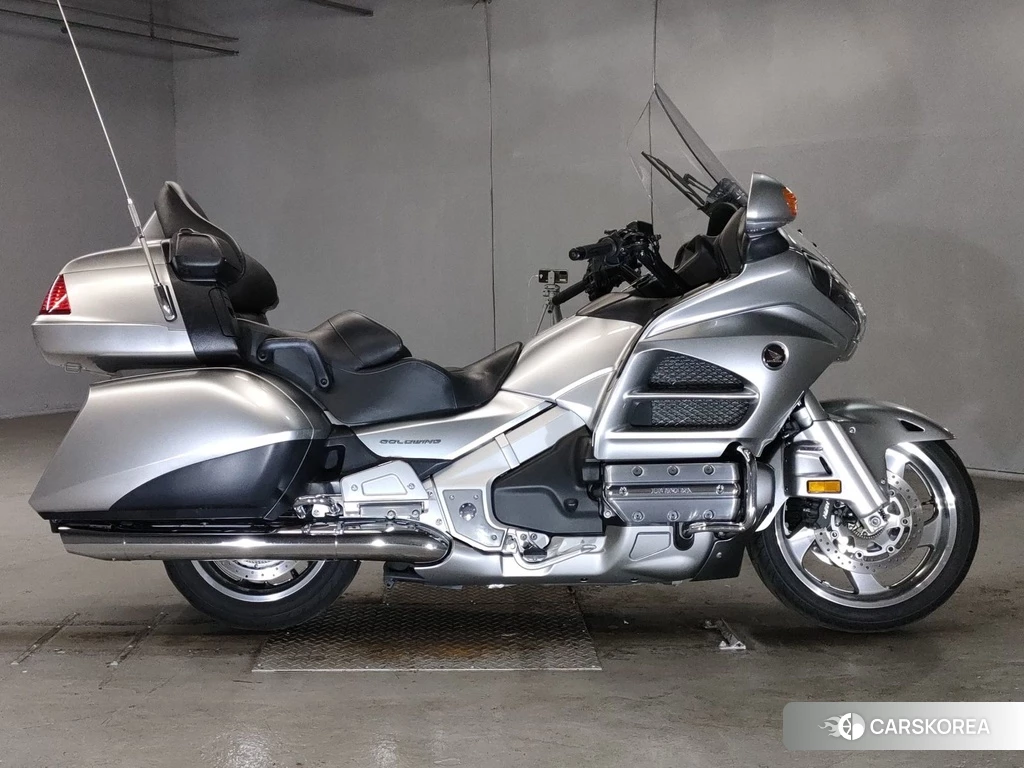 Проданный Honda GL1800 2013 из Японии
