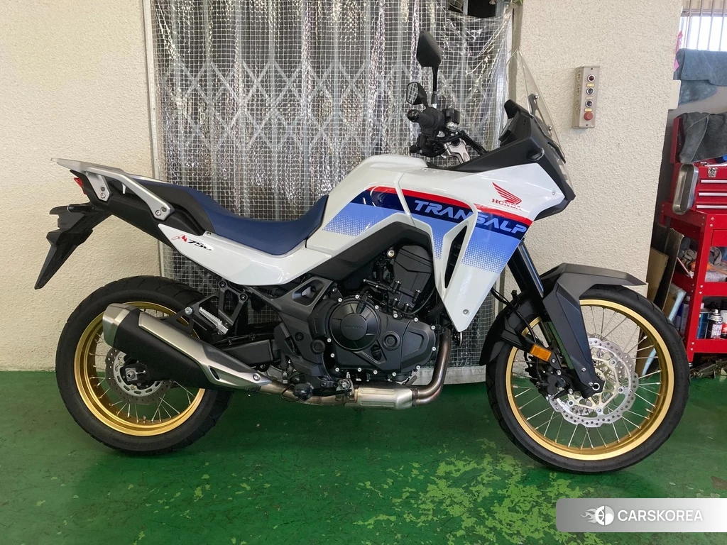 Проданный Honda TRANSALP XL750 2023 из Японии
