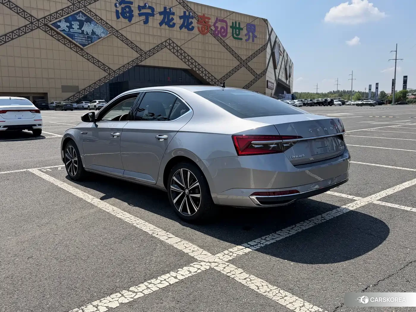 Skoda Superb 2023 Silver/gray из Китая