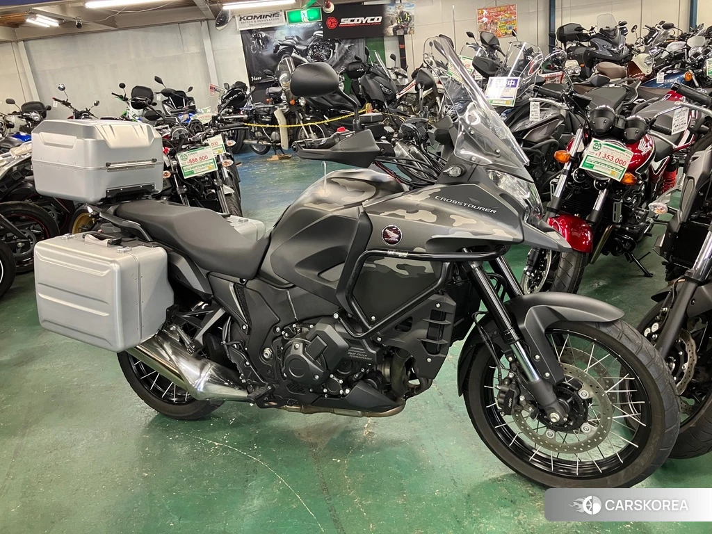 Проданный Honda VFR1200X DCT 2014 из Японии