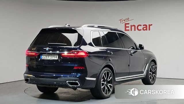 BMW X7 (G07) 2021 Черный из Кореи