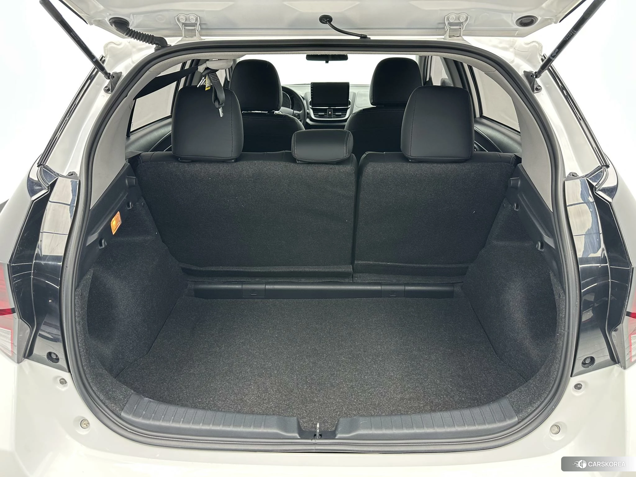 Toyota Yaris L 2021 Белый из Китая