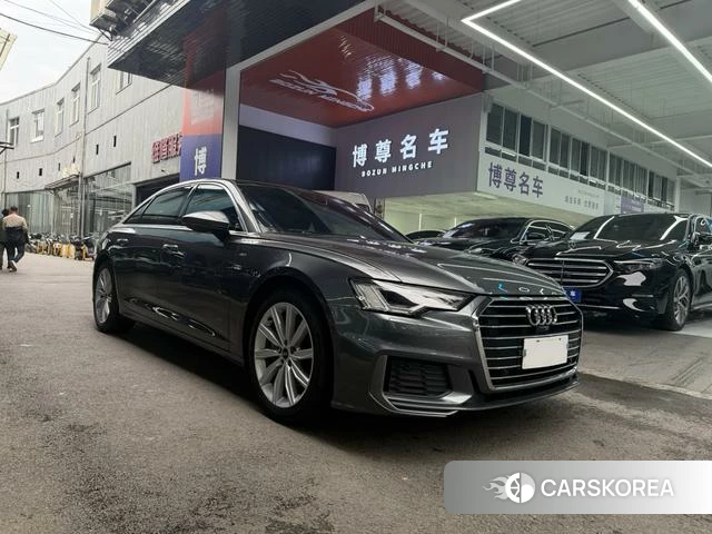 Audi A6L 2022 Темно-серый из Китая