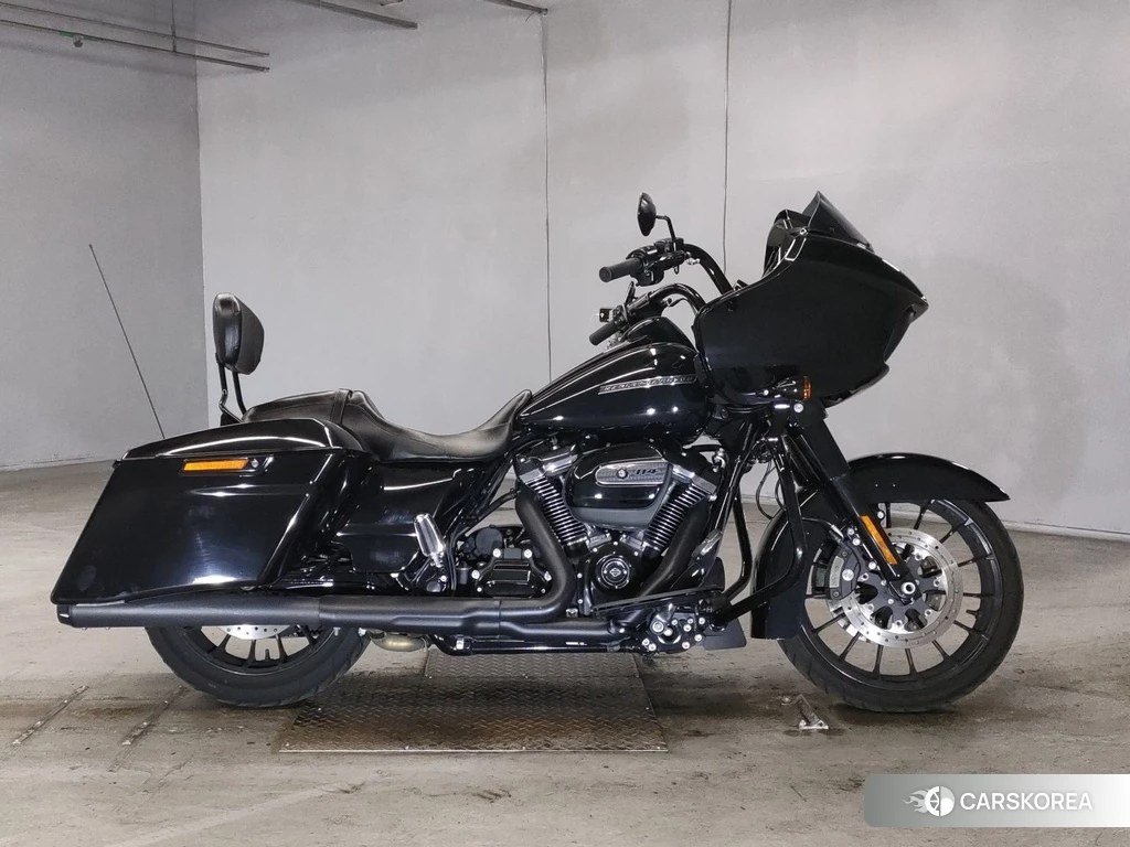 Проданный Harley-Davidson Road Glide FLTRXS1870 2019 из Японии, фото 2