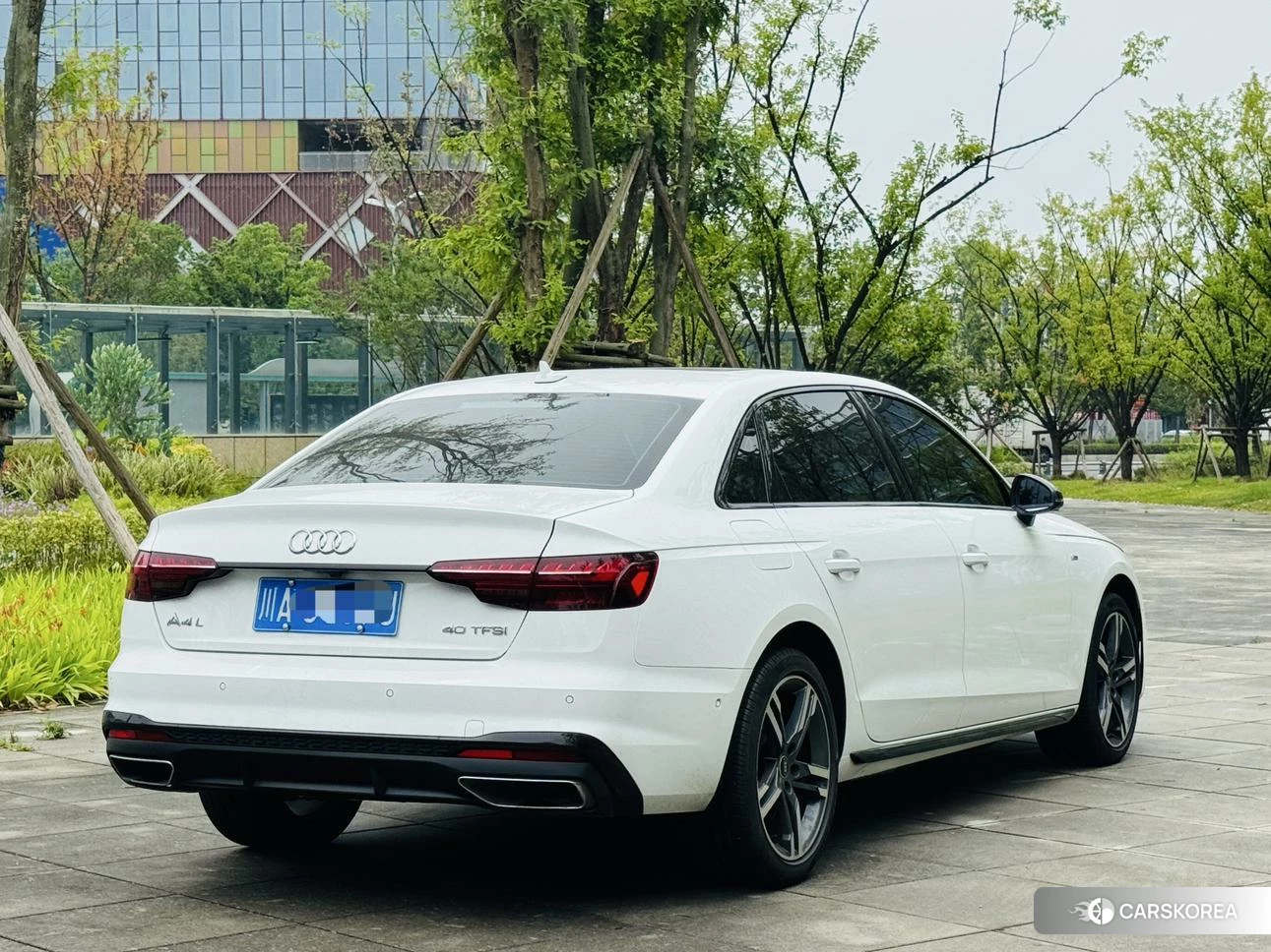 Audi A4L 2023 Белый из Китая