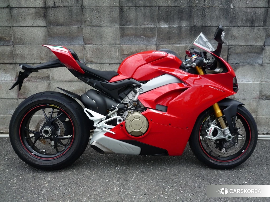 Проданный Ducati PANIGALE V4 S 2018 из Японии, фото 2