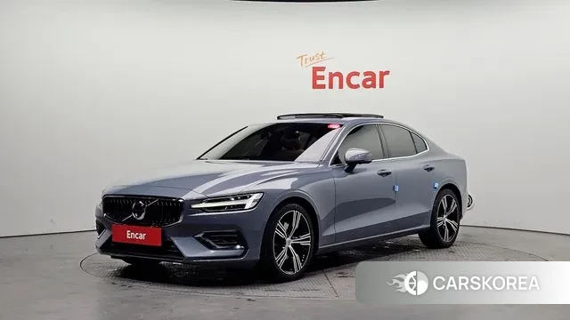 Volvo S60 3rd generation 2022 Светло-серебряный цвет из Кореи