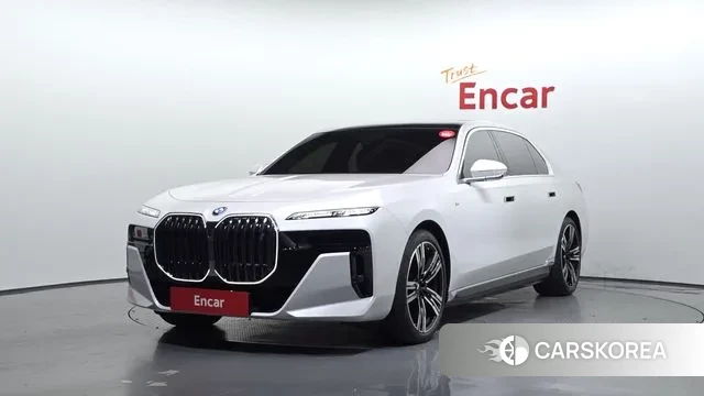 BMW i7 (G70) 2023 Белый из Кореи