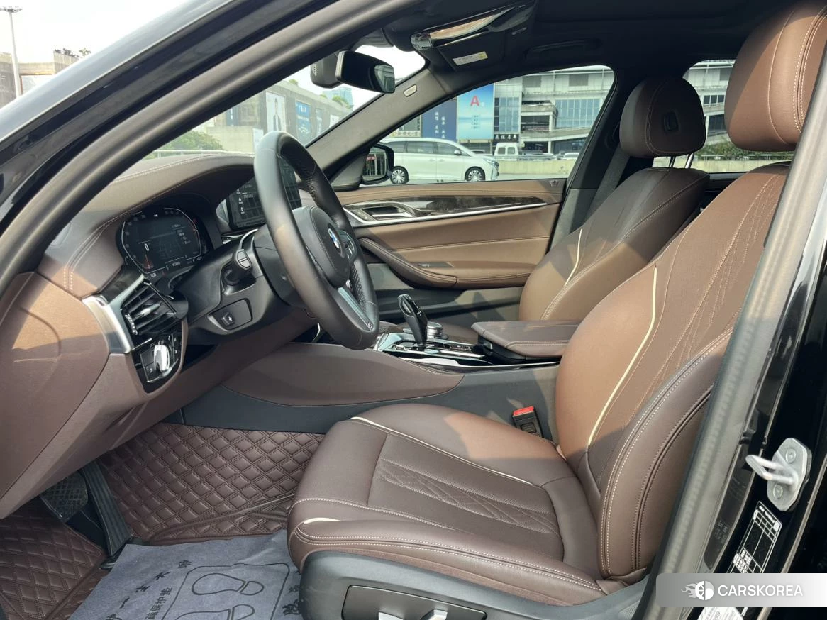 BMW 5 series 2022 Черный из Китая