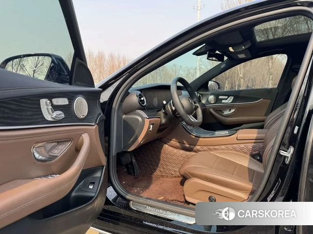 Mercedes-Benz E-class 2023 Черный из Китая