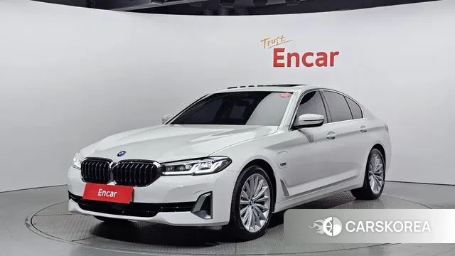 BMW 5 Series (G30) 2023 Белый из Кореи