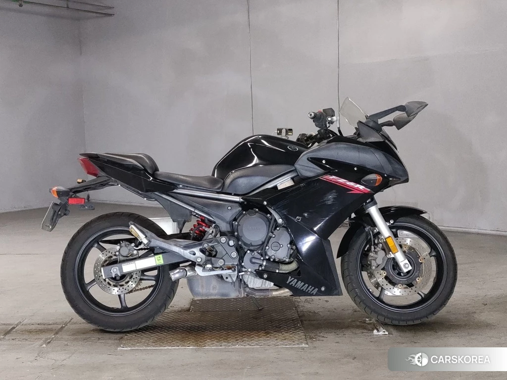 Проданный Yamaha FZ6-R 2012 из Японии