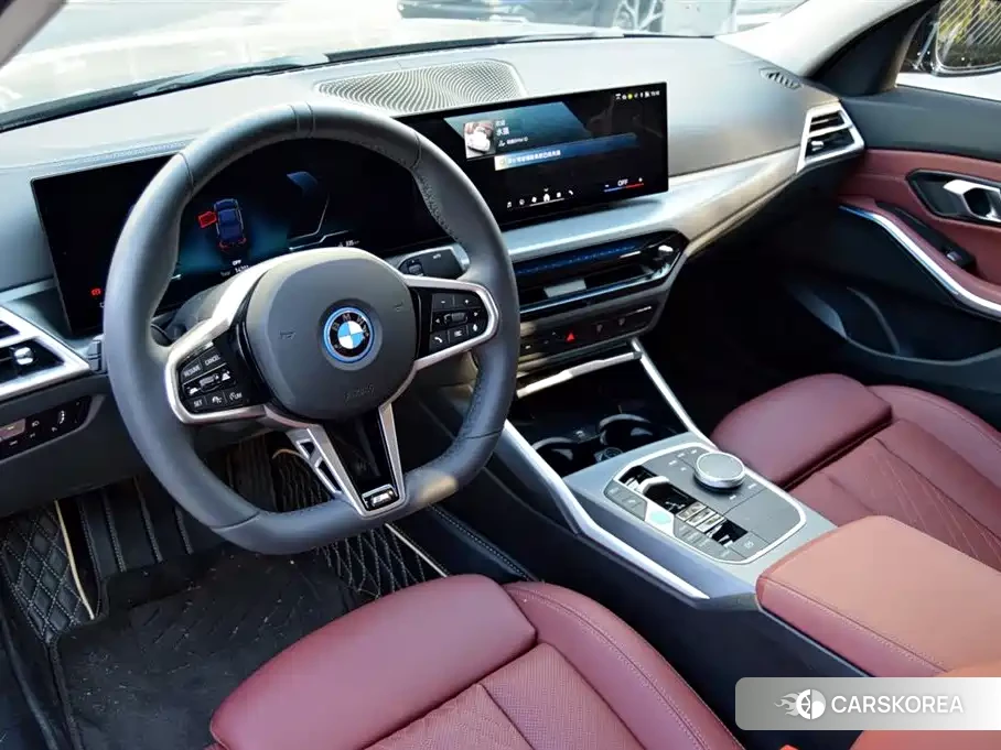 BMW i3 2025 Черный из Китая