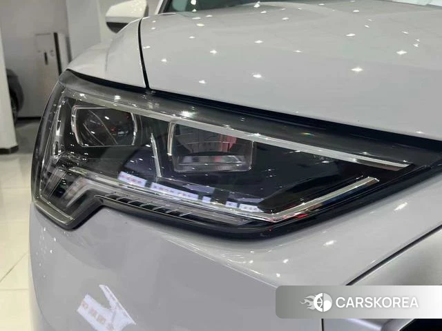 Audi Q3 2023 Белый из Китая