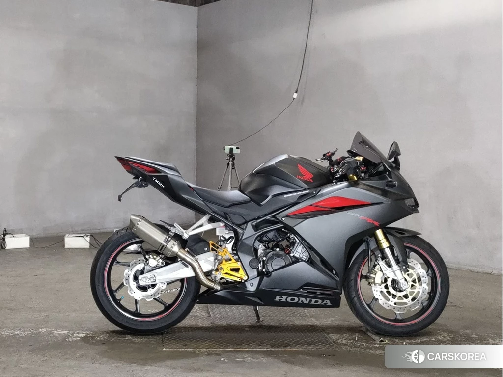 Проданный Honda CBR250RR 2017 из Японии