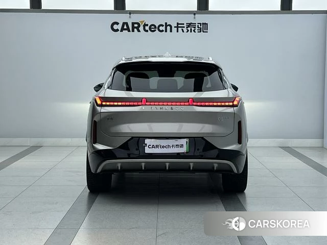 Lynk 08 EM-P 2024 Темно-серый из Китая
