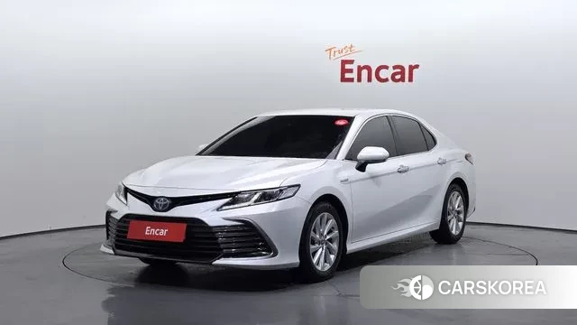 Toyota Camry (XV70) 2021 Белый из Кореи