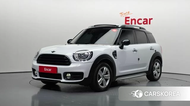 Mini Cooper Countryman 2019 Белый из Кореи