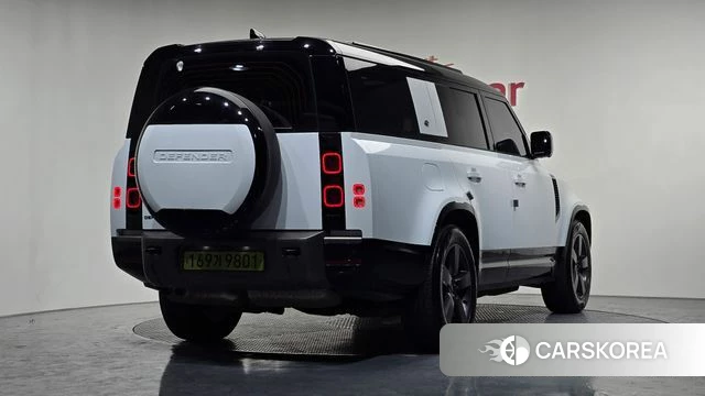 Land Rover Defender (L663) 2024 Белый из Кореи