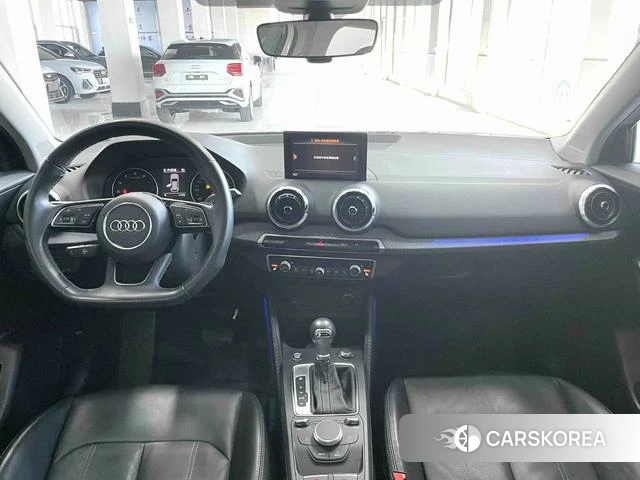 Audi Q2L 2023 Белый из Китая