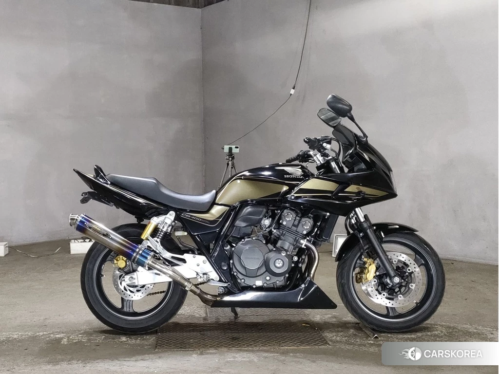 Проданный Honda CB400SF BOLDOR 2013 из Японии