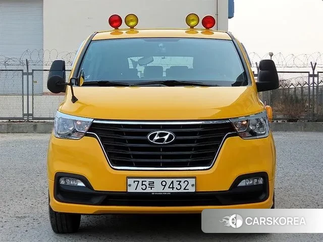 Hyundai The New Grand Starex 2021 Желтый из Кореи
