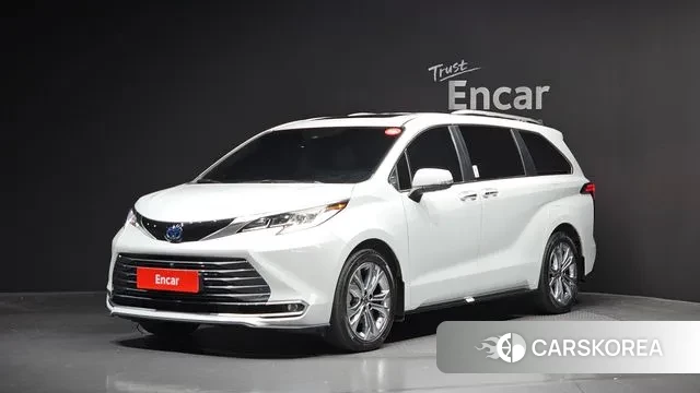 Toyota Sienna 4th Generation 2022 Белый из Кореи