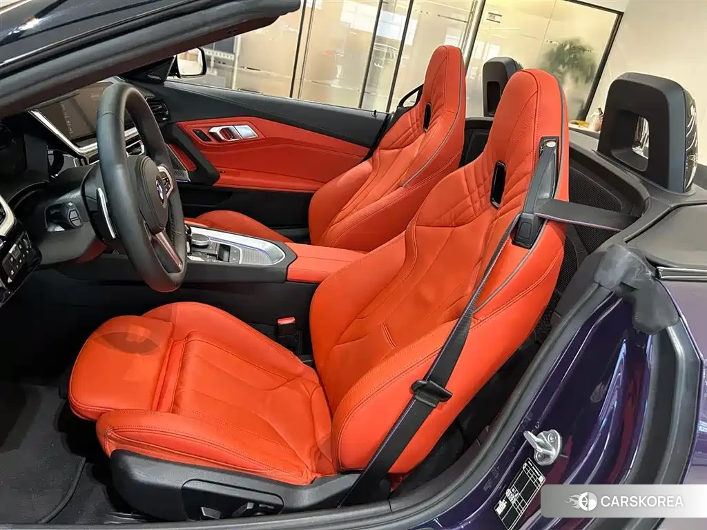 BMW Z4 M40i 2024 Red/purple из Китая