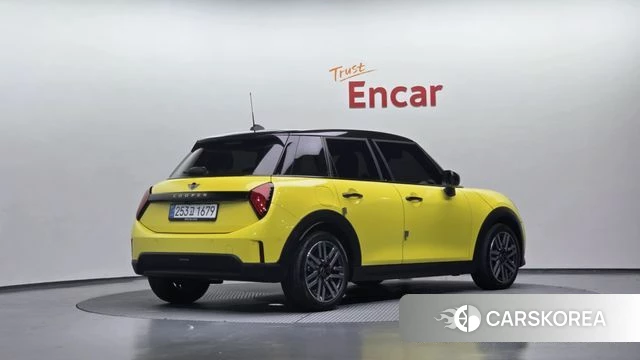 Mini Cooper C 4th generation 2025 Желтый из Кореи