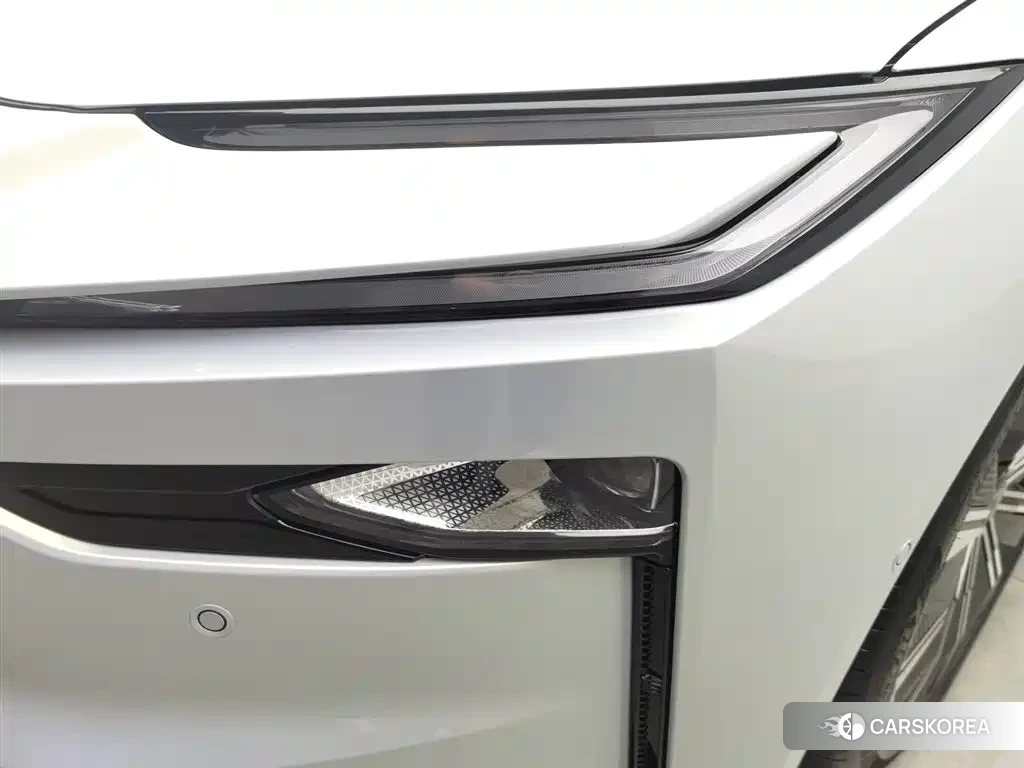 Toyota Platinum Wisdom 7 2026 Silver/gray из Китая
