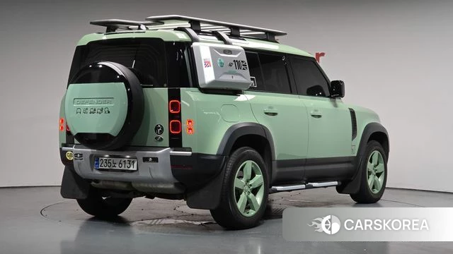 Land Rover Defender (L663) 2023 Зеленый из Кореи