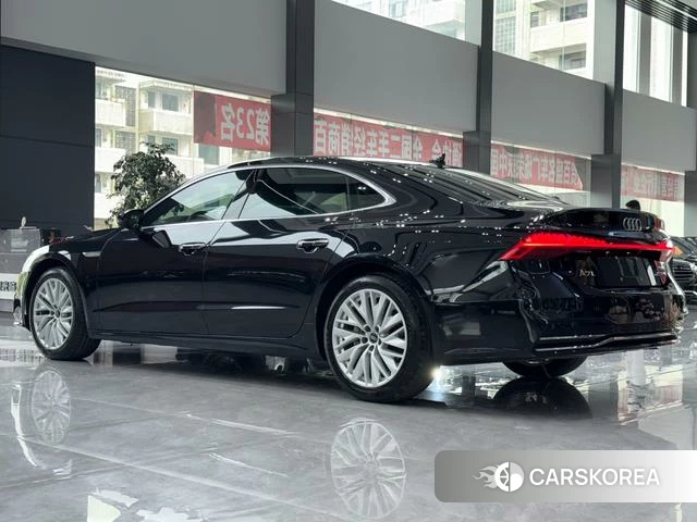 Audi A7L 2024 Черный из Китая