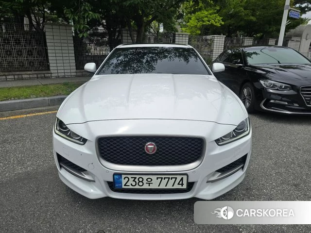 Jaguar XE 2019 Белый из Кореи