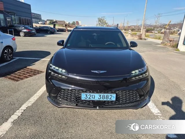 Genesis GV60 2023 Черный из Кореи