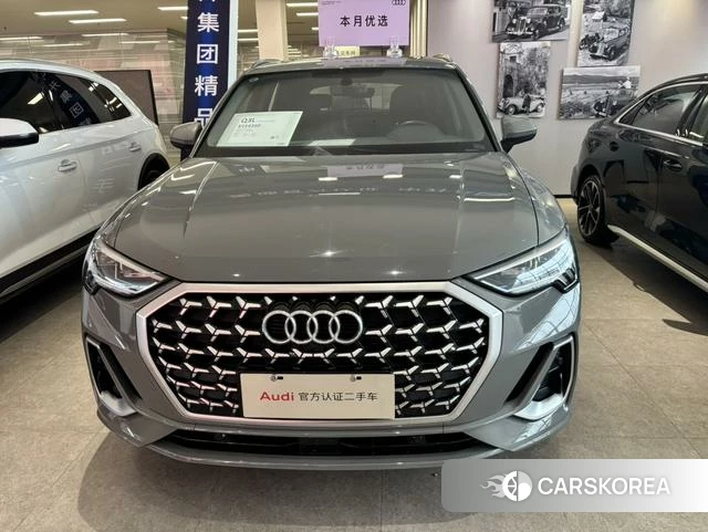 Audi Q3 2023 Серебристо-серый из Китая