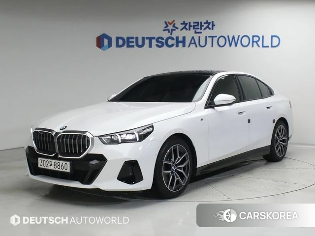 BMW 5 Series (G60) 2023 Белый из Кореи