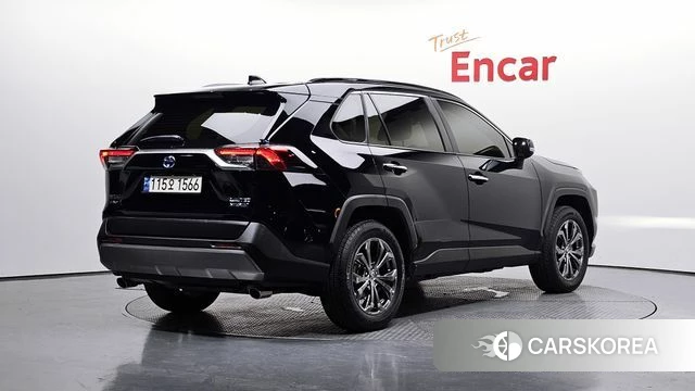 Toyota RAV4 5th Generation 2023 Черный из Кореи