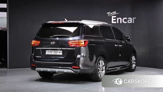 Kia The New Carnival 2018 Черный из Кореи