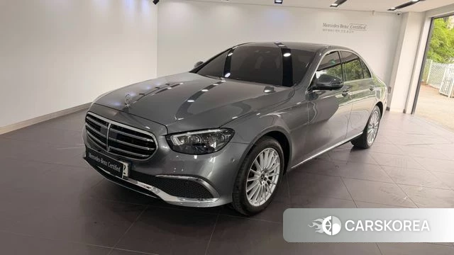 Mercedes-Benz E-Class W213 2022 Серый из Кореи