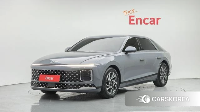 Hyundai Grandeur (GN7) 2023 Светло-серебряный цвет из Кореи