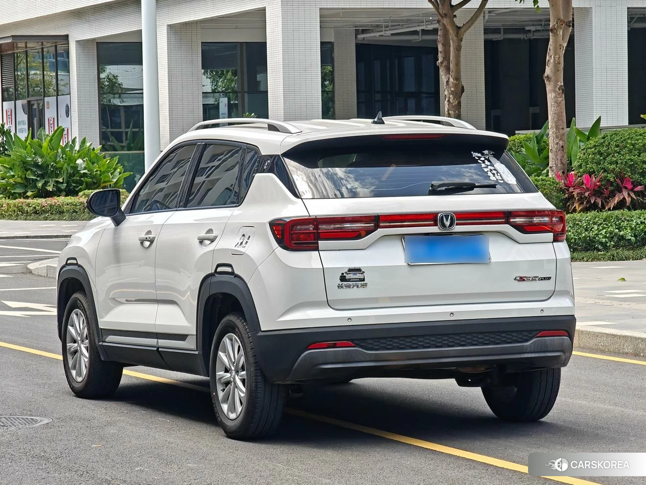Chang'an CS35 PLUS 2020 Белый из Китая