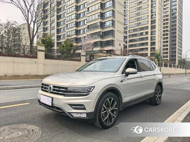 Volkswagen Tiguan L 2018 Серебристо-серый из Китая