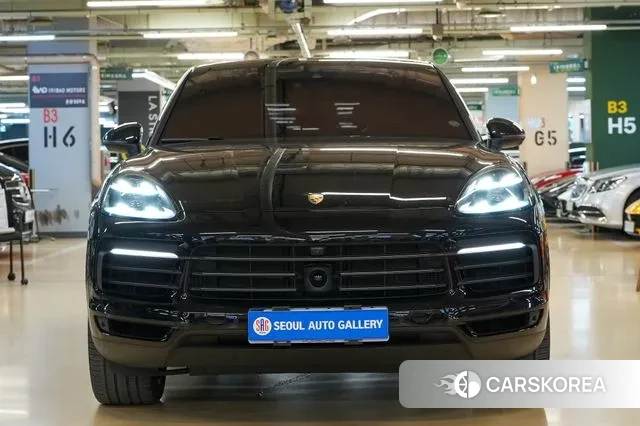 Porsche Cayenne (PO536) 2023 Черный из Кореи