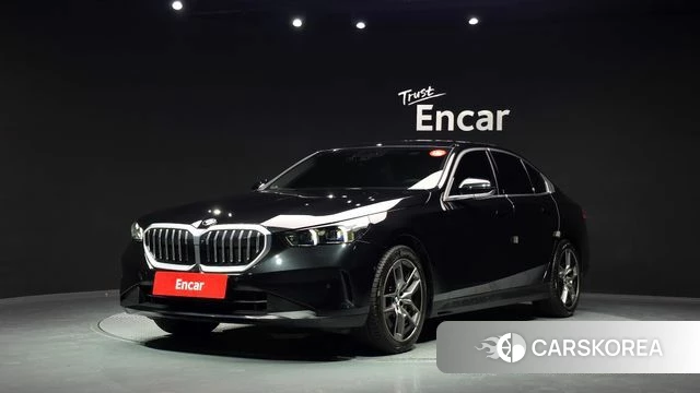 BMW 5 Series (G60) 2023 Черный из Кореи