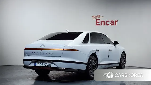 Hyundai Grandeur Hybrid (GN7) 2025 Белый из Кореи