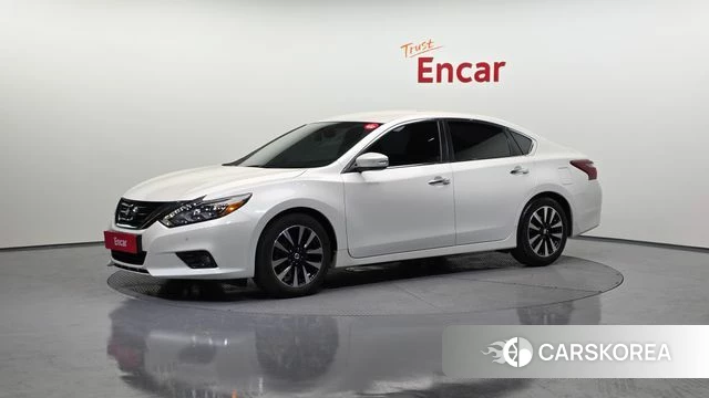 Nissan Altima 2018 Белый из Кореи